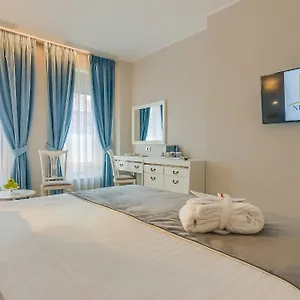 New Era Old Town Parking With Fee Nearby 4* Bucharest